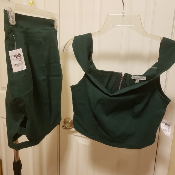 GREEN crop top w/ skirt - Picture 1 of 1